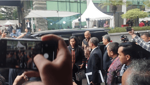 Wow! Menteri Jokowi Hebohkan Sidang MK dengan Penampilan Terbaru!