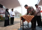 Wujud Toleransi Beragama, Bupati Mas Dhito Resmikan Tiga Tempat Ibadah Sekaligus di SMP Negeri 3 Grogol 9 Wujud Toleransi Beragama Bupati Mas Dhito Resmikan Tiga Tempat Ibadah Sekaligus di SMP Negeri 3 Grogol