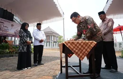 Wujud Toleransi Beragama Bupati Mas Dhito Resmikan Tiga Tempat Ibadah Sekaligus di SMP Negeri 3 Grogol