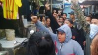 Diprotes Warga Sukabumi, Ahok Kabur Naik Angkot Dievakuasi Polisi