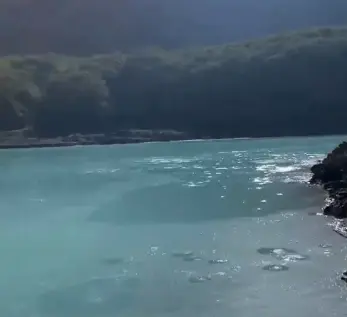 Danau Kawah Hangat dan Diguncang Gempa,PVMBG Pastikan Status Gunung Kelud Tetap Aman Terkendali 1 air di kawah guinung kelud terasa hangat