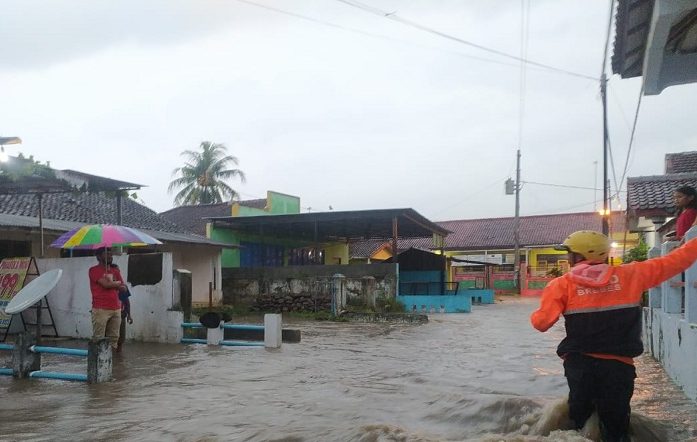 Banjir Bandang Terjang 5 Desa di Bumiayu, Ratusan Warga Mengungsi