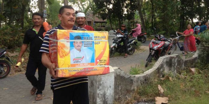 H Abdul Kodir Calon Bupati Jombang Bantu Warga SawahanKec Jogoroto