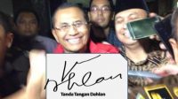 Tanda Tangan Berujung Tahanan – Dahlan Sudah Lama Diincar Penguasa