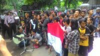 Puluhan Anak Punk Menggelar Aksi Demo Di Pemkot Kediri