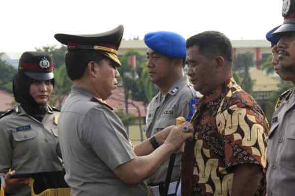 dua perwira polisi dipecat