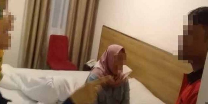 Istri Digoyang Lelaki Lain, Suaminya Nggrebek Hotel Bersama Polisi, Ini Yang Terjadi