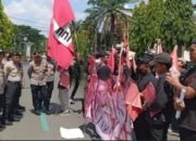 Mahasiswa Trenggalek Suarakan Keprihatinan Kondisi Pendidikan dalam Aksi Damai di Gedung DPRD