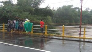 Mandi Dibawah Jembatan Kauman Trenggalek, Terseret Arus Sungai dan Menghilang