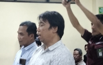 Dua Kades di Kediri Nyaris Bentrok, Dituding Bawa Uang Suap Perangkat Desa, Kades Jabon Febriyanto Emosi