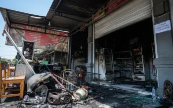Kebakaran Landa Kantin di Kawasan Istana Gebang Blitar, Diduga Akibat Kelalaian Memasak 3 Kebakaran Landa Kantin di Kawasan Istana Gebang Blitar, Diduga Akibat Kelalaian Memasak