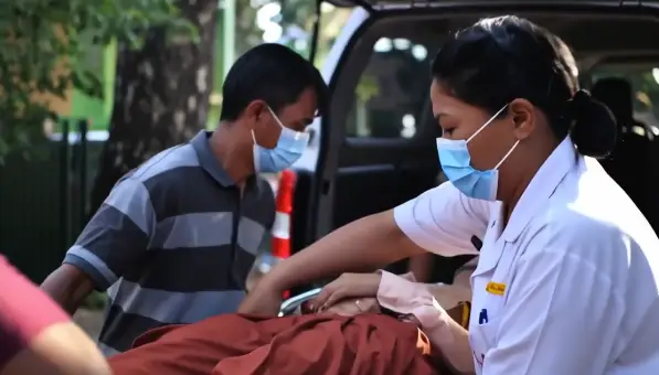 Korban Membludak 49 Orang, Kasus Siswa SMA Nganjuk Keracunan MBG Penuhi Ruang IGD Dua Rumah Sakit