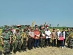 Panen Raya di Atas Lahan Percontohan Kodim 0809 Kediri di Pare