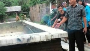 Hujan Deras, Suara Gemuruh Menggerakkan Kolam Renang dan Naik ke Atas Bumi Hingga 1 Meter