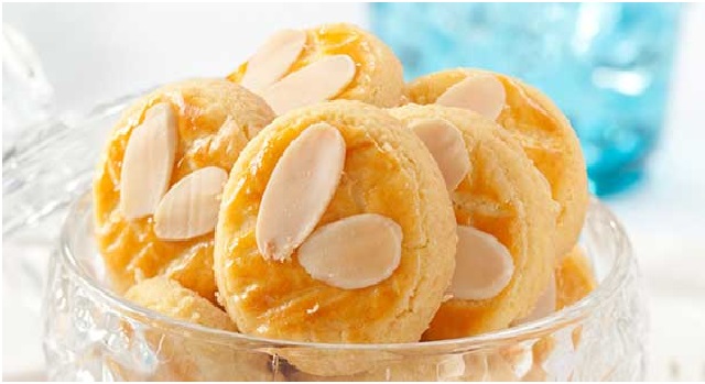 10. Jajan Hari raya Kue Keju Almond