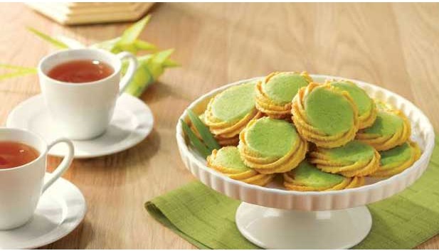 8. Jajan Hari raya Kue Kering Bolu