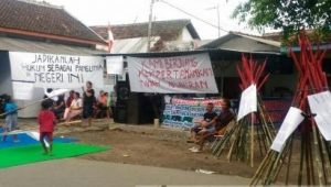 Warga Eks Lokalisasi Semampir Siapkan Bambu Runcing, Lawan Satpol PP