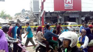 Ledakan Hebat di Gedung Pizza Hut, Semua Hancur Rata Tanah, 3 Rumah dan 1 Mobil Juga Rusak