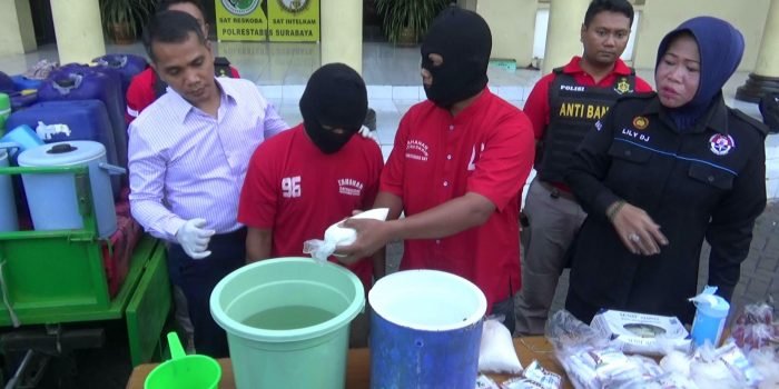 Dua Warga Tuban Memproduksi Legen Palsu dan Beredar di Surabaya