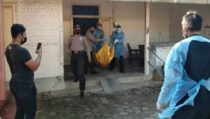 Mengurungdiri di Rumah Hingga Mati Dekat Kamar Mandi