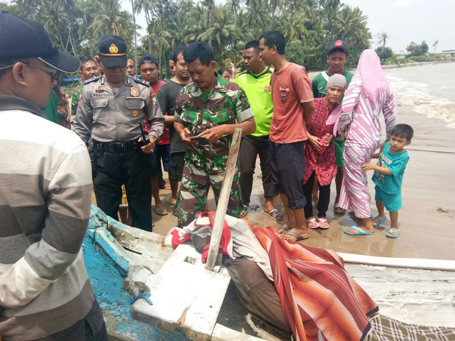 nelayan mati di atas perahu