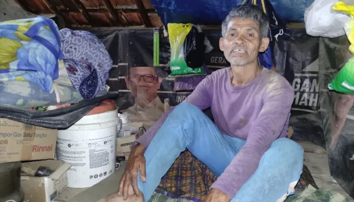 Potret Ketegaran Warga Pacitan Tinggal di Kandang Kambing Selama Belasan Tahun