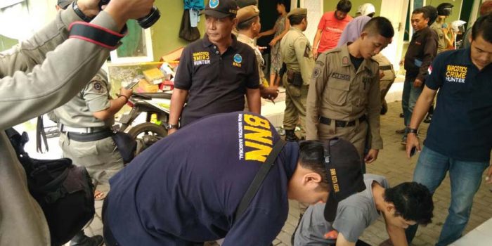 Pasangan Kumpul Kebo Terjaring Razia – Satpol PP Juga Temukan Pasangan 3 in 1