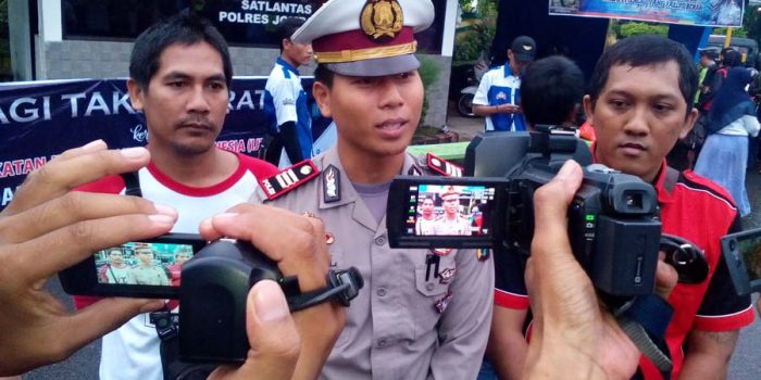 Pasar Tumpah dan Pertigaan Jalan Potensi Terjadi Kemacetan