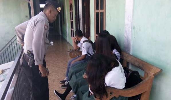 12 pasangan siswa siswi SMA ngamar dan mesum di kos kosan