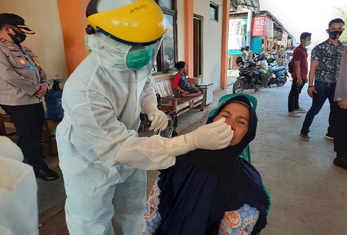 Bupati Kediri Perintahkan Dinkes Beri Fasilitas Swab Antigen Santri Lirboyo