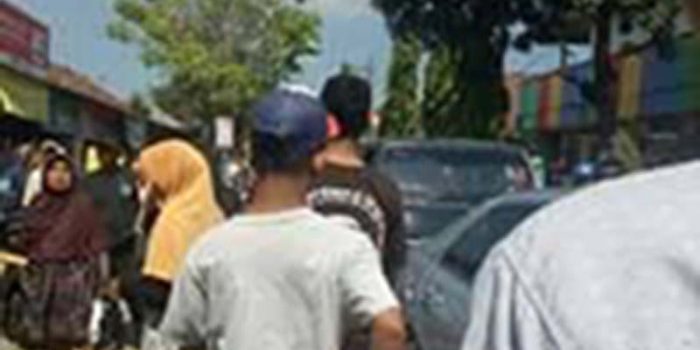 Mayat Laki laki Tergeletak di Selokan Desa Gadingmangu Jombang