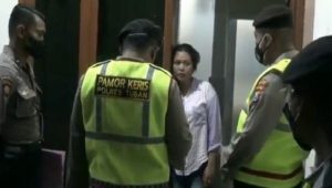 Tertangkap di Kamar Hotel Hanya Pakai Handuk, 4 Pasangan Mesum Kena Sanksi