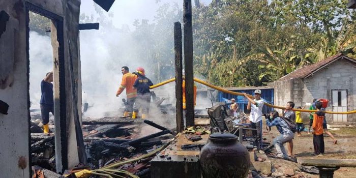 Rumah Mantan Wakil Rakyat Ludes Dilalap Si Jago Merah