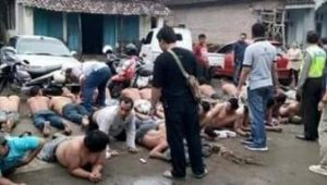 Angka 90-98 dan 35, Angka Buntung, Siapa Mau Mujur ? – Dibalik Penggrebekan Judi Sabung Ayam