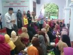 Safari Ramadhan Bupati Gandeng Dinsos Bagi Bagi Bantuan Modal PK-5 Dan Paket Sembako