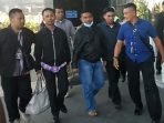 Lima Tersangka Koruptor Suap Dana Desa, Diantaranya Bupati & Kajari Pamekasan Nyampai di Gedung KPK