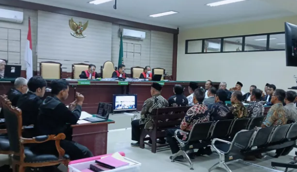 sidang konfrontasi di PN Tipikor Surabaya