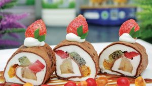 Dessert Simpel Fruit Sushi Roll, Pakai Tepung Premix Sesuai Takaran