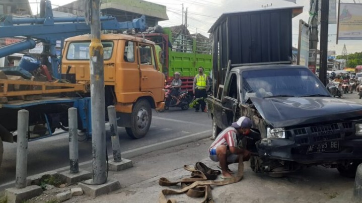 tabrakan beruntun di Madiun, libatkan 6 kendaraan dan 1 orang tewas