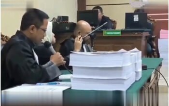 Bupati Ponorogo Nonaktif Sugiri Sancoko Dituntut 7 Tahun, Harus Bayar Rp6,7 Miliar ke Negara