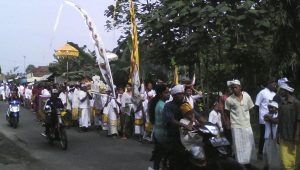 Jelang Hari Raya Nyepi, Umat Hindhu Kab Kediri Laksanakan Melasti