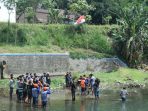 Komunitas Tubing Serinjing, Ranseba, Kopi dan Rescoop, Upacara Hari Kemerdekaan di Sungai Serinjing