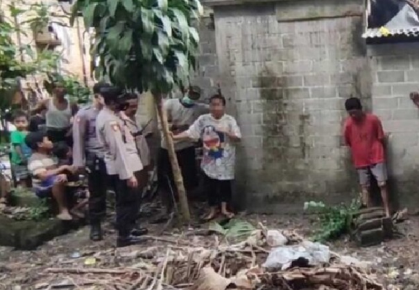 Yang Membuang Bayi di Blitar, Yang Menemukan dan Yang Melaporkan