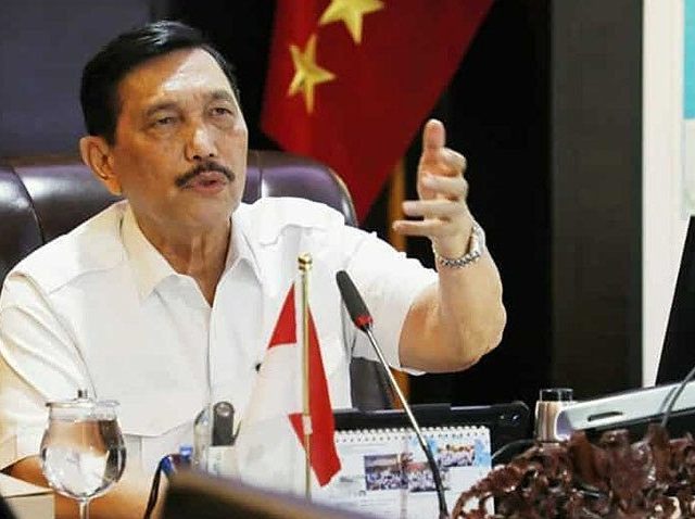 Luhut Minta Distribusi Paket Obat dan Bansos Jangan Salah Sasaran