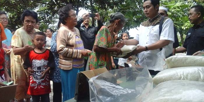 Pengusaha Nganjuk Salurkan Zakat Maal Milyaran Rupiah